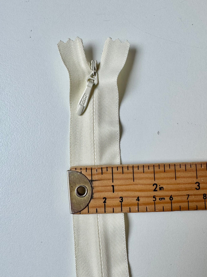 58cm/23inch YKK Cream Wide Invisible Zip
