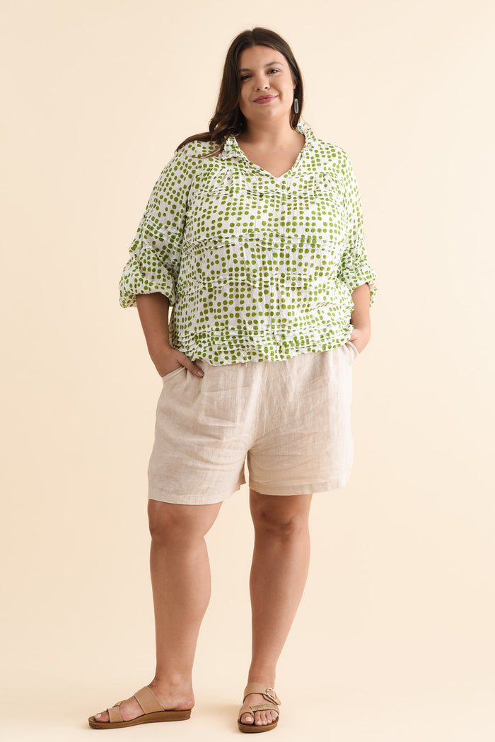 Astoria Natural Linen Drawstring Shorts,Brunette model,alt text|model:Gabby