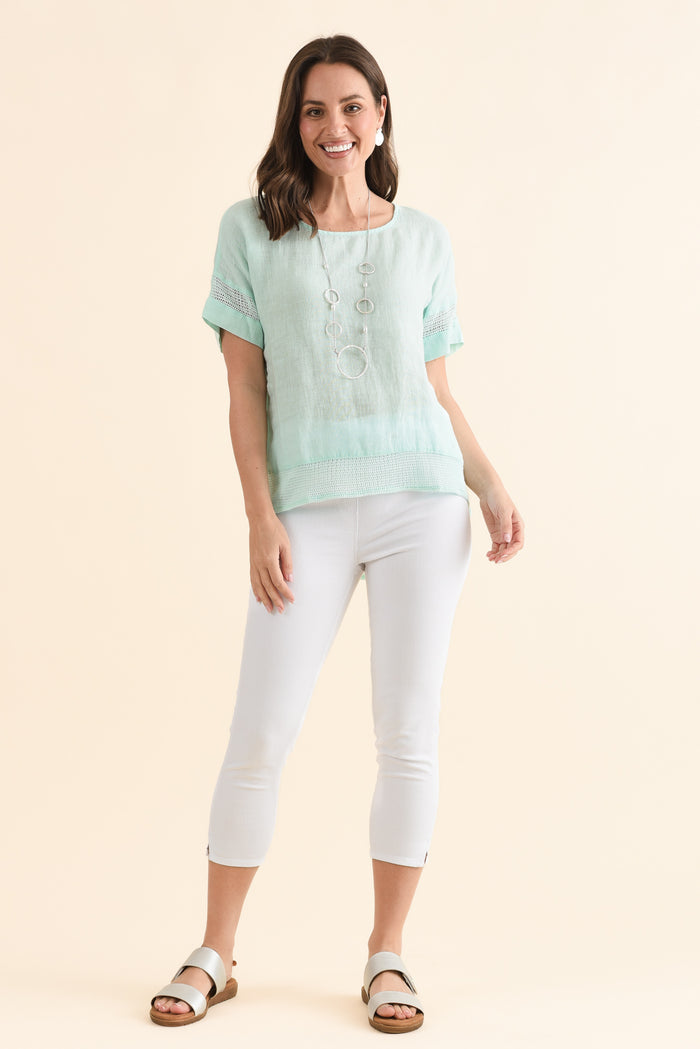 Corinna Sage Linen Top,Full Body,Brunette model,alt text|model:MJ
