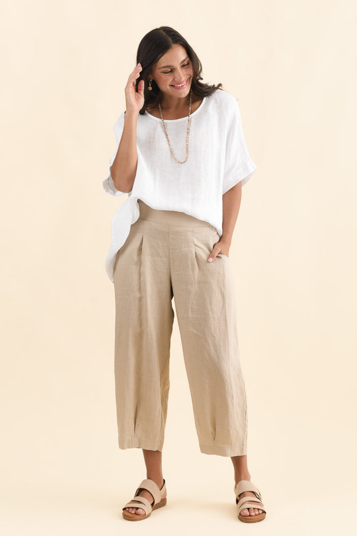 Lassie Beige Linen Barrel Pants,Brunette model,alt text|model:Brontie