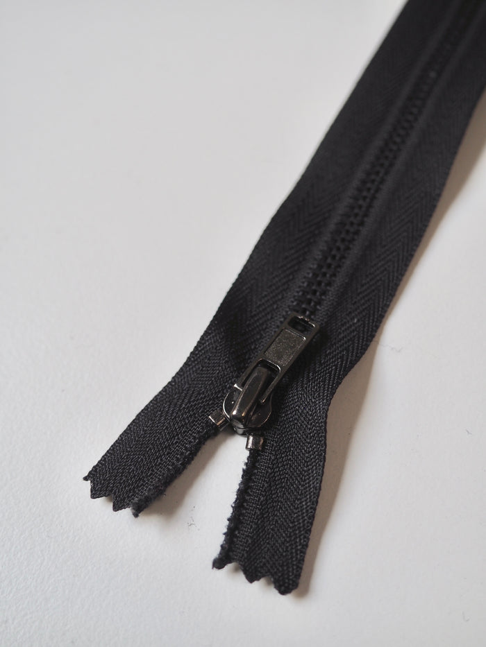 52cm/20.5inch Narrow Metal Teeth Black Zips