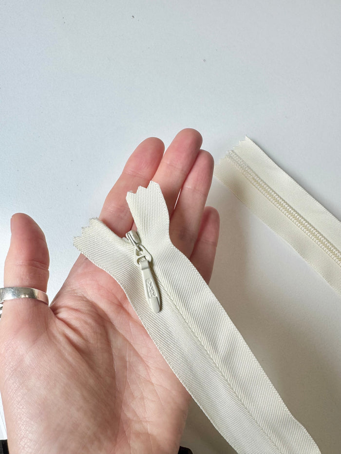 58cm/23inch YKK Cream Wide Invisible Zip