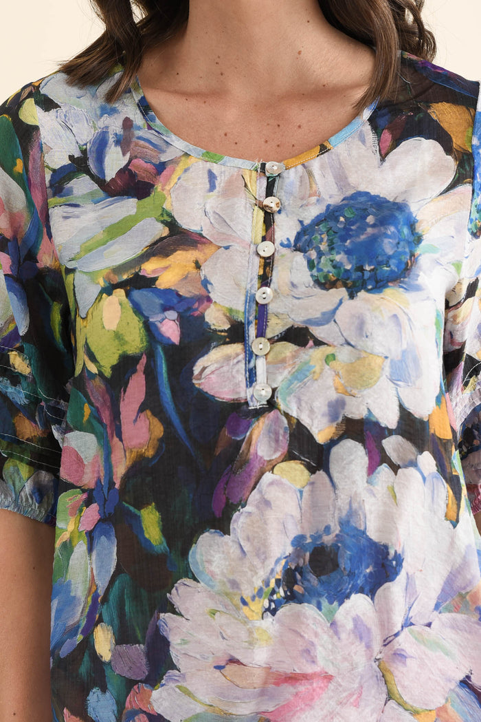 Acacia Blue Floral Button Top,brunette model,Close up of outfit,alt text|model:MJ