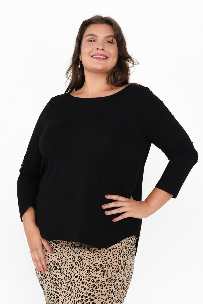 Adele Black Long Sleeve Bamboo Tee,Brunette model,plus-size,curve-basics,curve-tops,plus-size-sleeved-tops,plus-size-basic-tops,plus-size-winter-clothing,alt text|model:Gabby