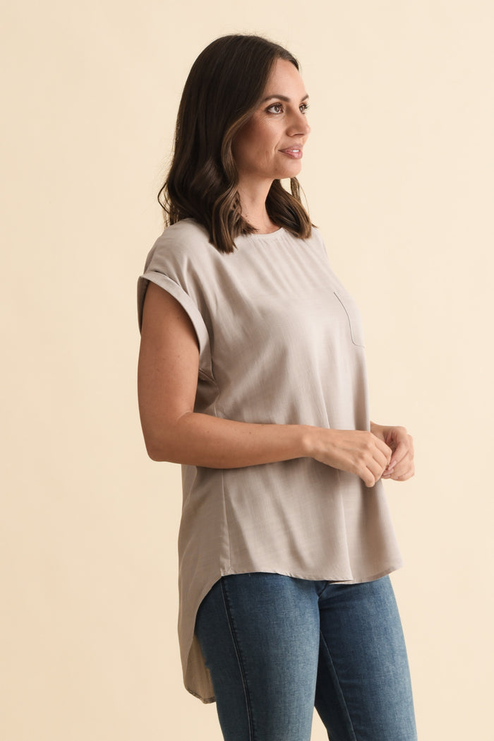 Aiden Beige Linen Blend Pocket Top,Brunette model,alt text|model:MJ