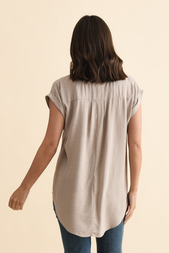 Aiden Beige Linen Blend Pocket Top,Brunette model,alt text|model:MJ