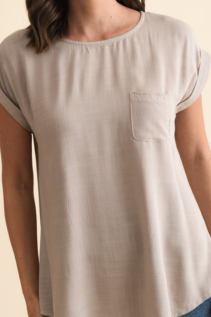 Aiden Beige Linen Blend Pocket Top,Brunette model,alt text|model:MJ