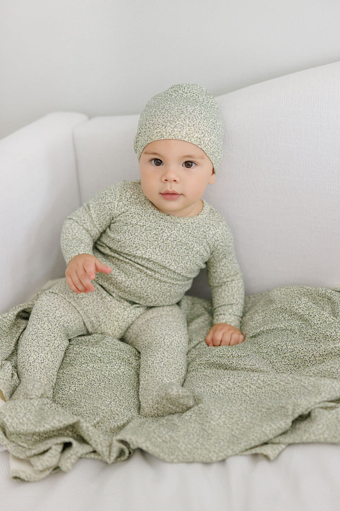 Baby Boy Layette Set – Ivory boy – Berry