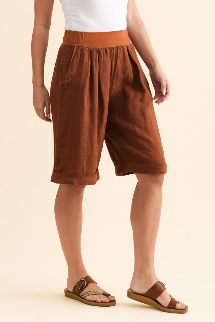 Betsy Rust Linen Pocket Shorts,Brunette model,alt text|model:MJ
