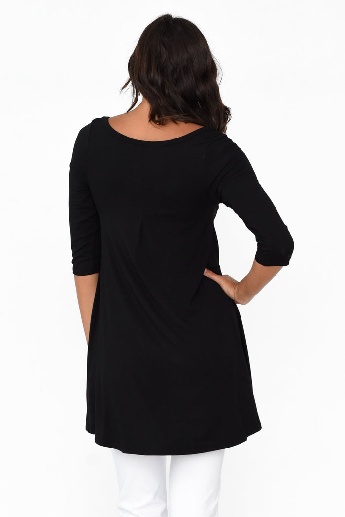 Black Bamboo Hi Lo Hem Top,Brunette model,alt text|model:Brontie