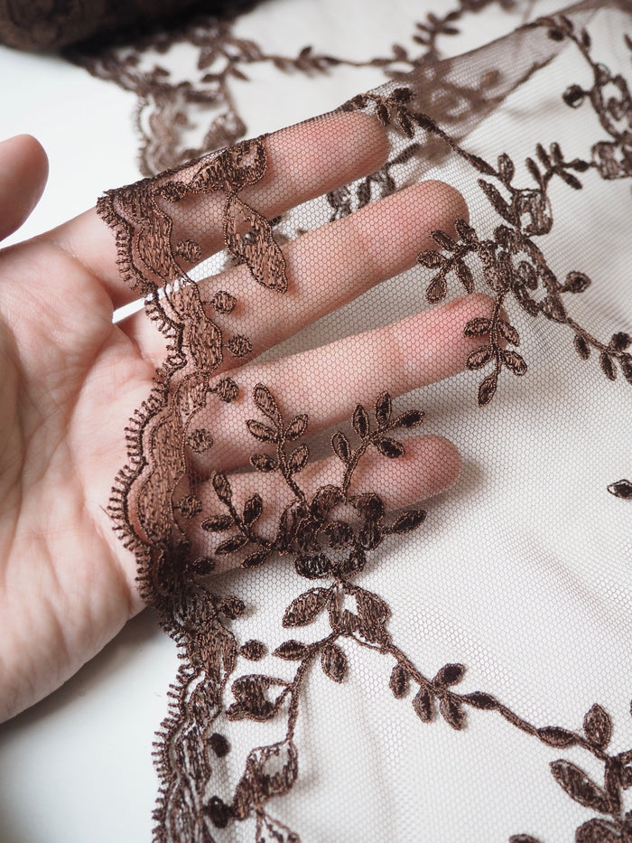 Brown Rose Garland Scallop Lace Trim 22cm