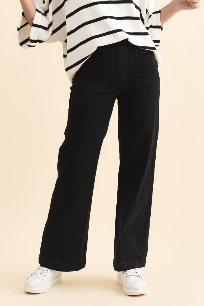 Carpenter Black Stretch Jeans,Brunette model,alt text|model:MJ