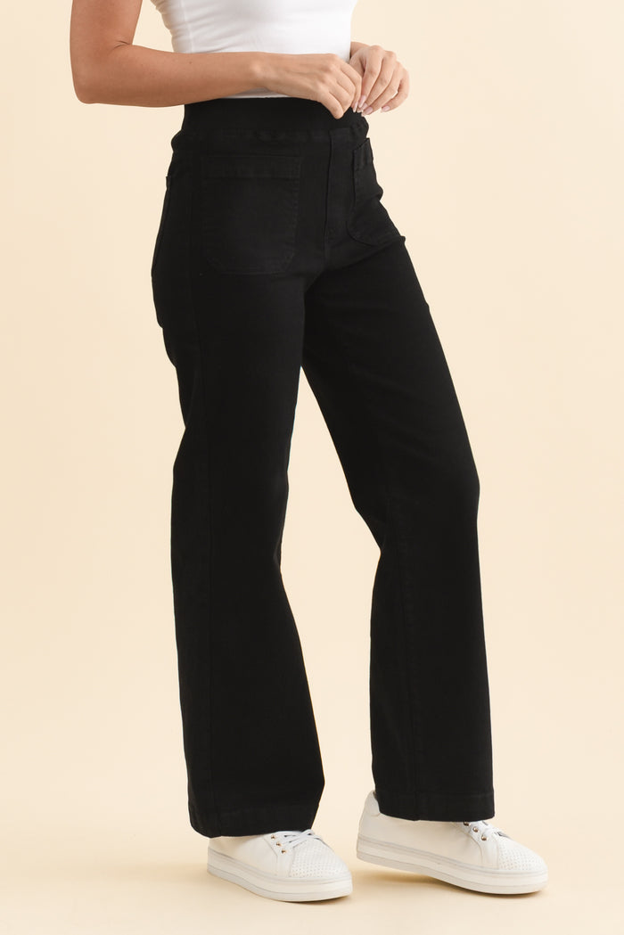 Carpenter Black Stretch Jeans,Brunette model,alt text|model:MJ