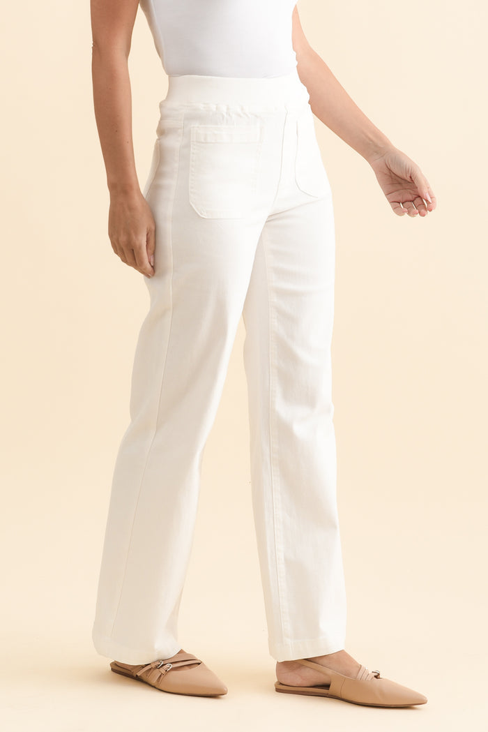 Carpenter Cream Stretch Jeans,Brunette model,alt text|model:MJ