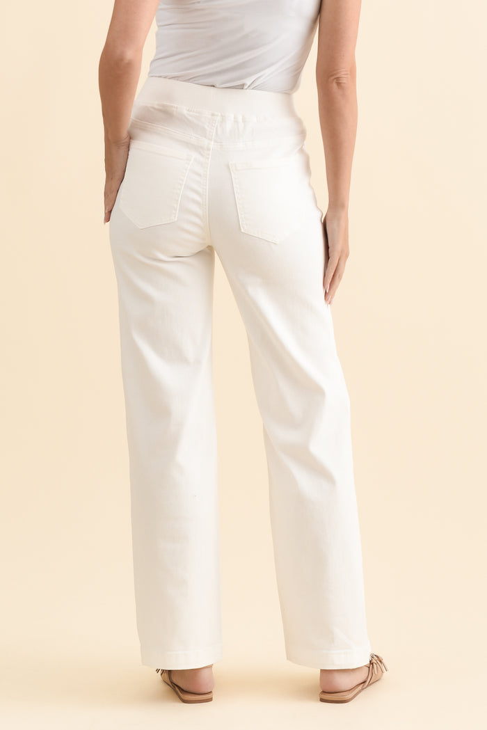 Carpenter Cream Stretch Jeans,Brunette model,alt text|model:MJ
