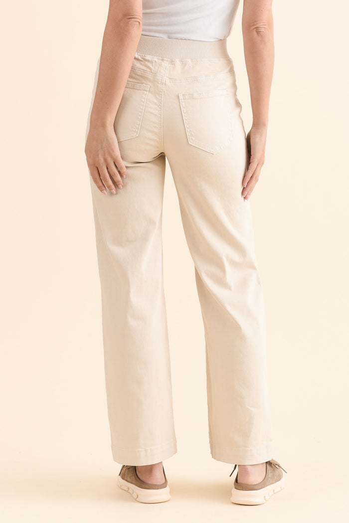 Carpenter Natural Stretch Jeans,Back,Brunette model,alt text|model:MJ