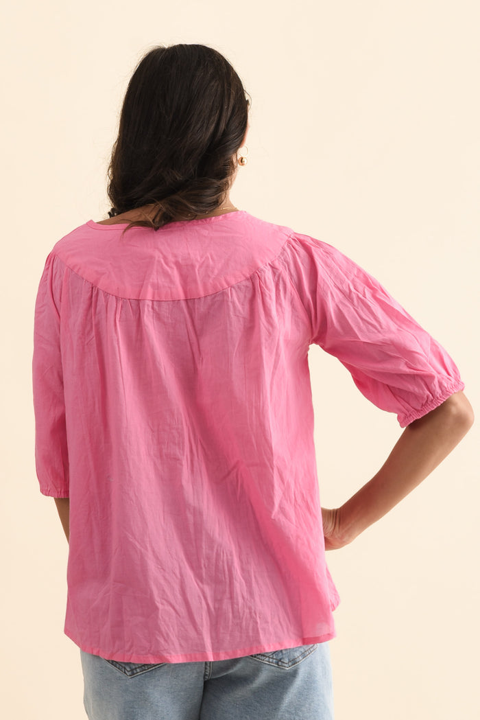 Claris Bright Pink Crinkle Cotton Top,Brunette model,alt text|model:Brontie
