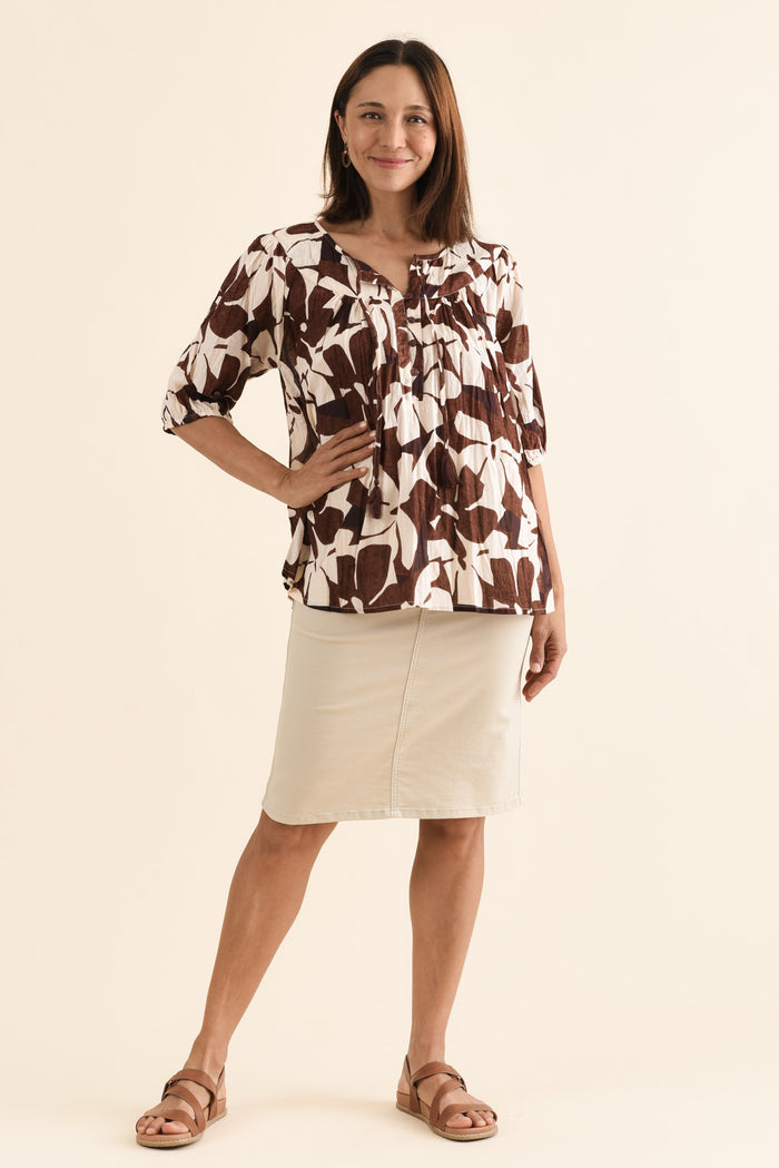 Claris Chocolate Garden Crinkle Cotton Top,Full Body,Brunette model,alt text|model:Cara