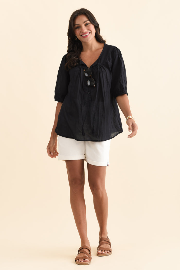 Claris Navy Crinkle Cotton Top,Brunette model,alt text|model:Brontie