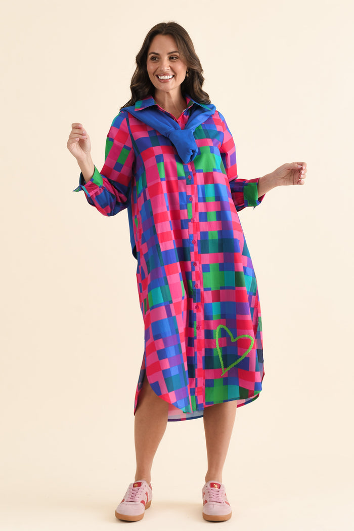 Claude Pink Gingham Cotton Poplin Dress,brunette model,Front of Outfit,alt text|model:MJ