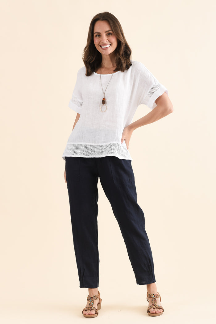 Corinna White Linen Top,Full Body,Brunette model,alt text|model:MJ