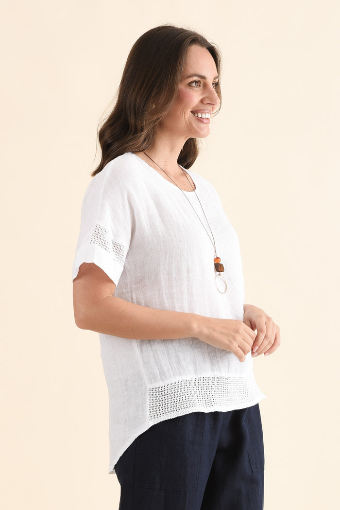 Corinna White Linen Top,Side,Brunette model,alt text|model:MJ