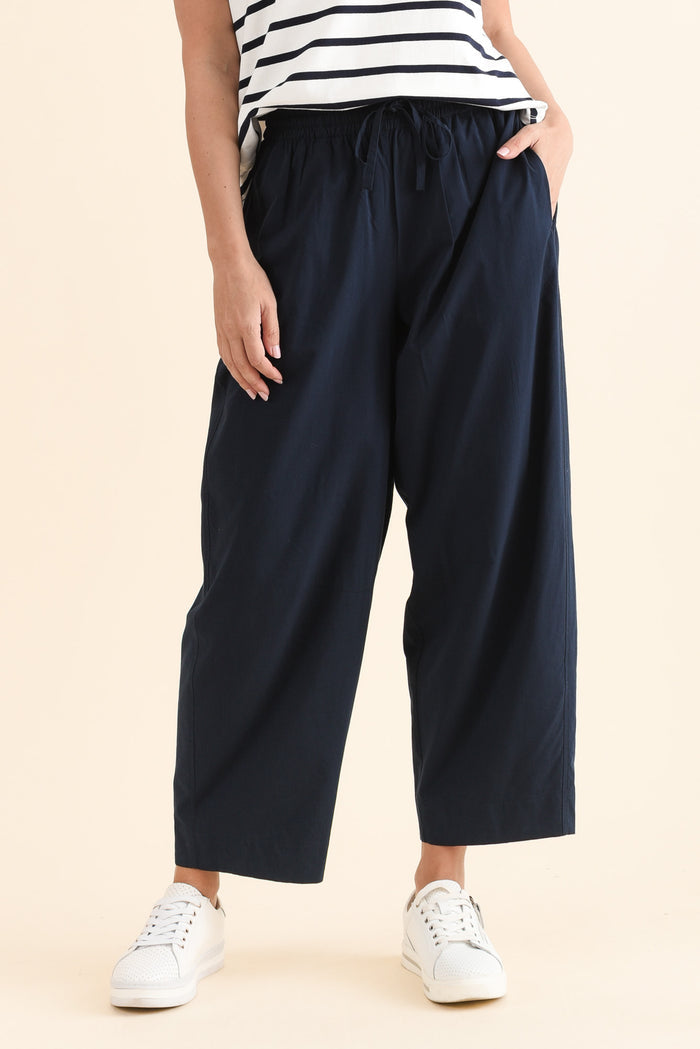 Drift Navy Barrel Drawstring Pants,Front,Brunette model,alt text|model:MJ