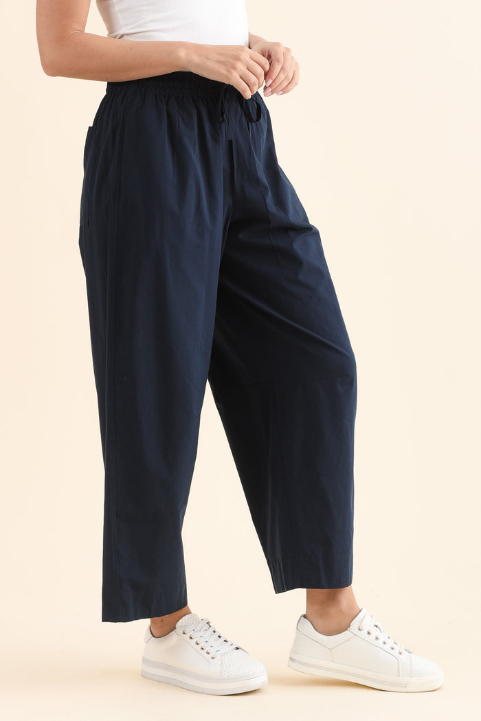 Drift Navy Barrel Drawstring Pants,Side,Brunette model,alt text|model:MJ