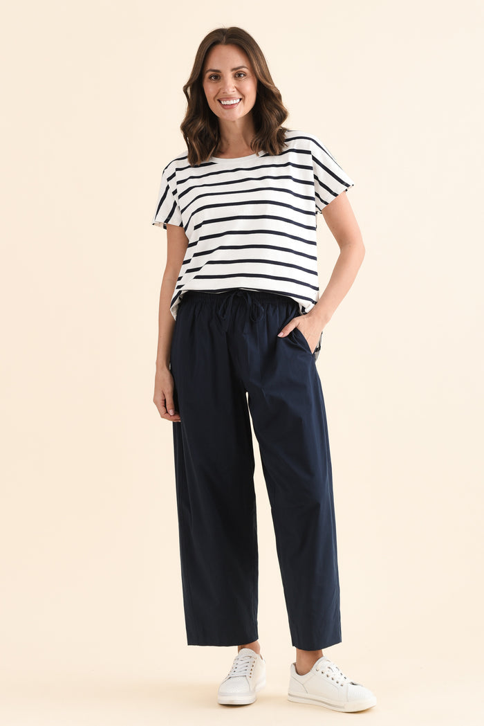 Drift Navy Barrel Drawstring Pants,Full Body,Brunette model,alt text|model:MJ