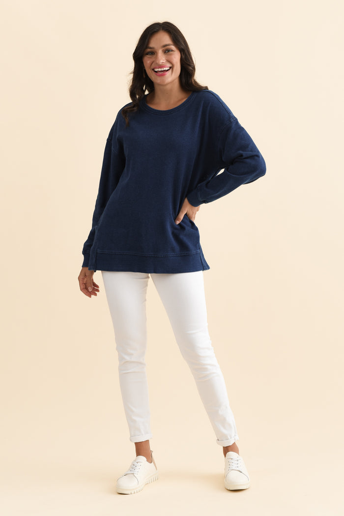 Easy Navy Cotton Crew Sweatshirt,Brunette model,alt text|model:Brontie