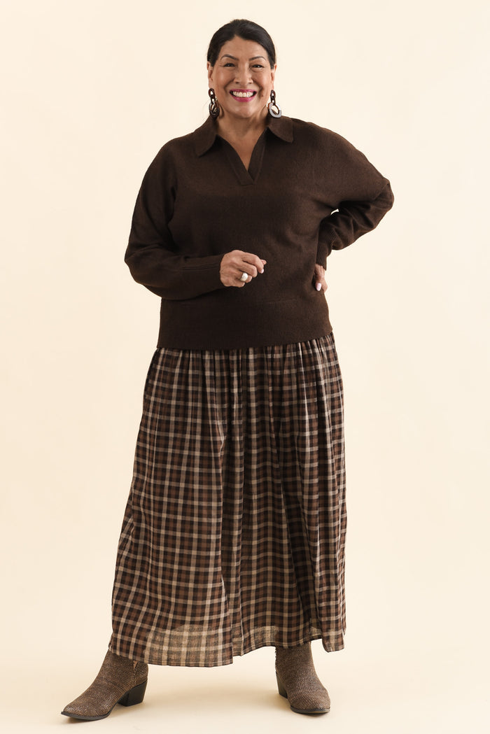 Coco Chocolate Check Cotton Skirt,Full Body,Brunette model,alt text|model:Pilita