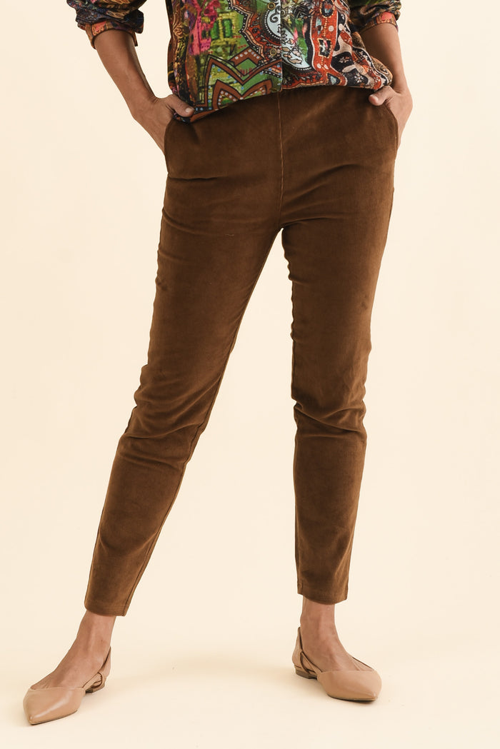 Elle Brown Corduroy Pants,Brunette model,alt text|model:Cara