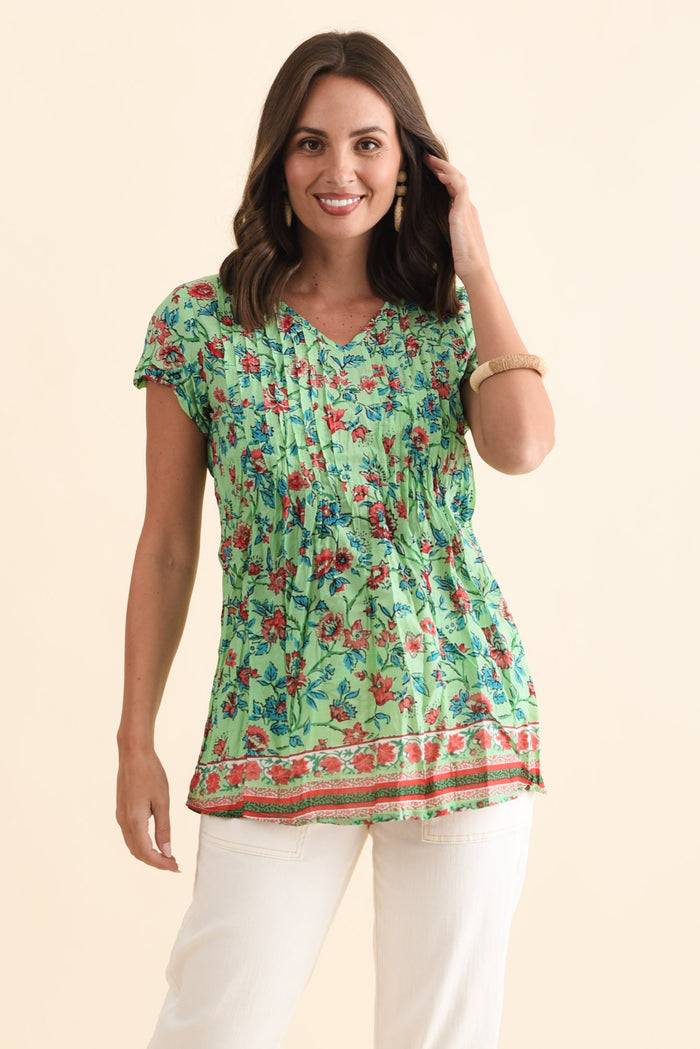 Fia Mint Garden Crinkle Cotton Top,Brunette model,alt text|model:MJ