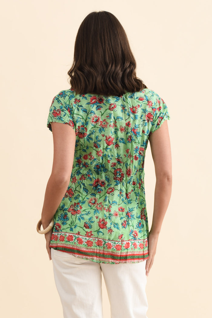 Fia Mint Garden Crinkle Cotton Top,Brunette model,alt text|model:MJ