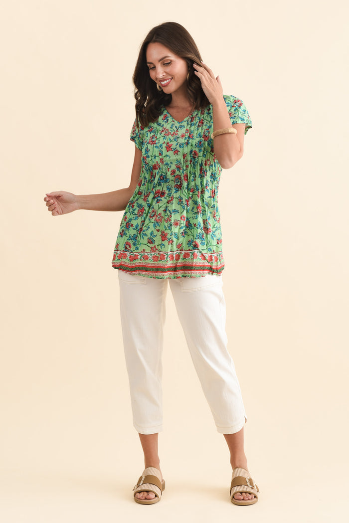 Fia Mint Garden Crinkle Cotton Top,Brunette model,alt text|model:MJ