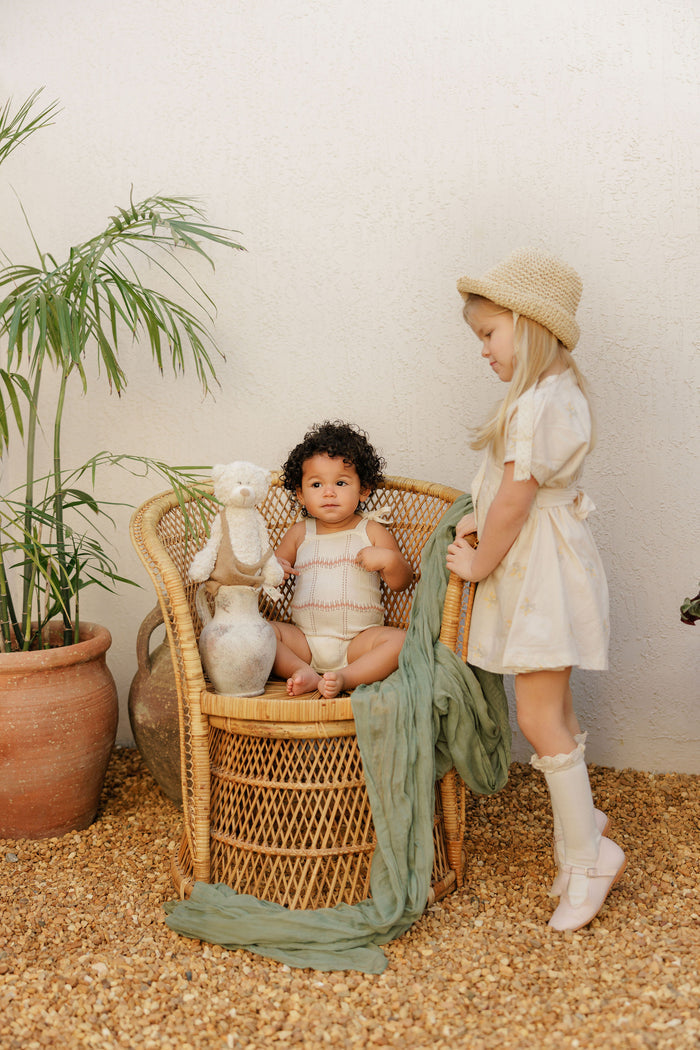 Girls Wave Knit Romper – Ivory/Pink – Holland Collection