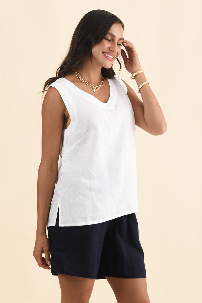 Inez White Linen Tank,Brunette model,alt text|model:Brontie