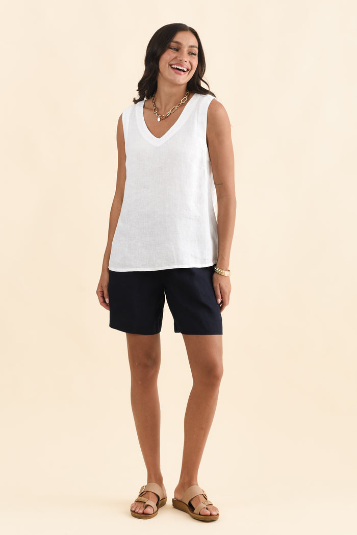 Inez White Linen Tank,Brunette model,alt text|model:Brontie