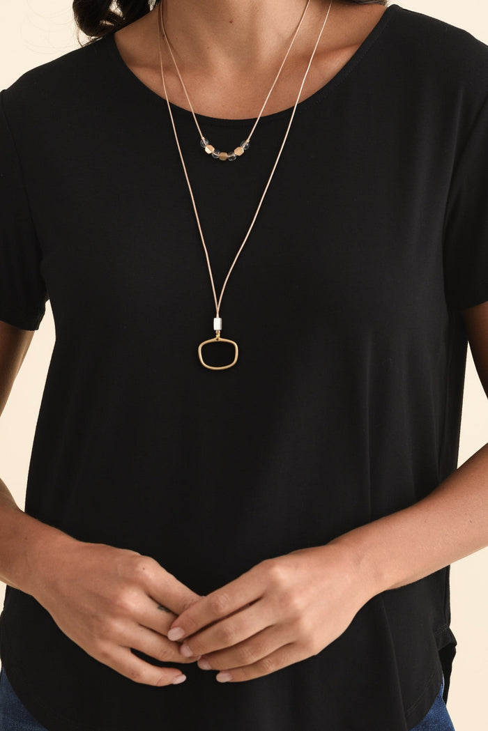 Janis Black Bamboo Tee,Brunette model,alt text|model:Brontie