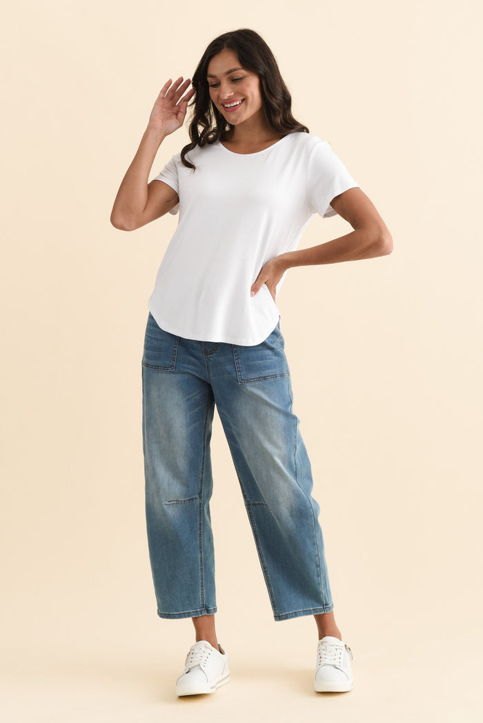 Janis White Bamboo Tee,Brunette model,alt text|model:Brontie