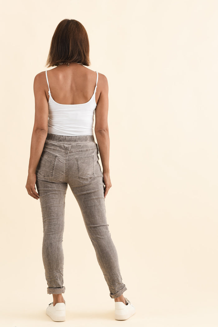Jaya Mocha Drawstring Pants,Brunette model,alt text|model:Cara
