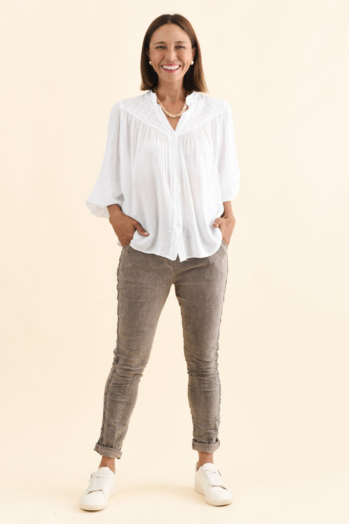 Jaya Mocha Drawstring Pants,Brunette model,alt text|model:Cara