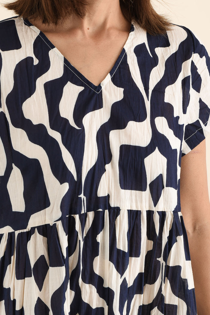 Lania Navy Motif Crinkle Cotton Dress,Detail,Brunette model,alt text|model:Cara