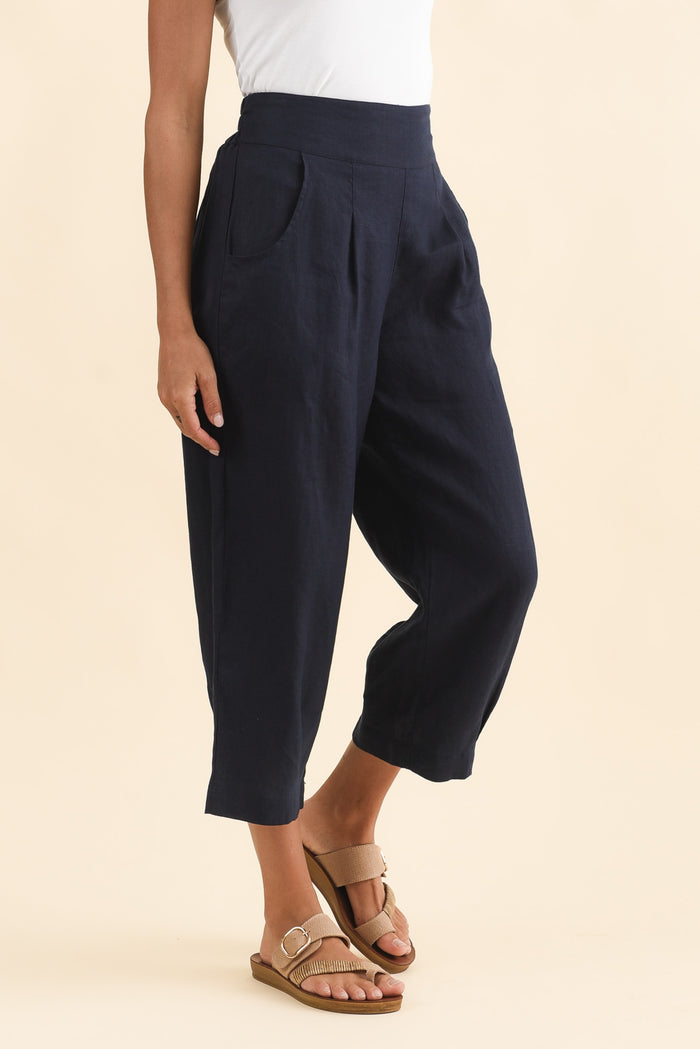 Lassie Navy Linen Barrel Pants,Brunette model,alt text|model:Brontie