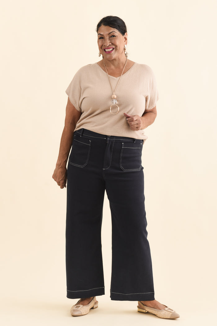 Lenon Dark Blue Denim Cropped Jeans,Brunette model,alt text|model:Pilita