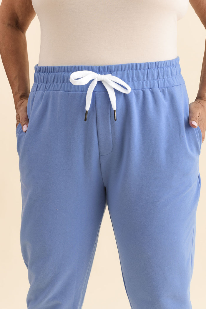 Lobby Blue Cotton Relaxed Sweatpants,Detail,Brunette model,alt text|model:Pilita