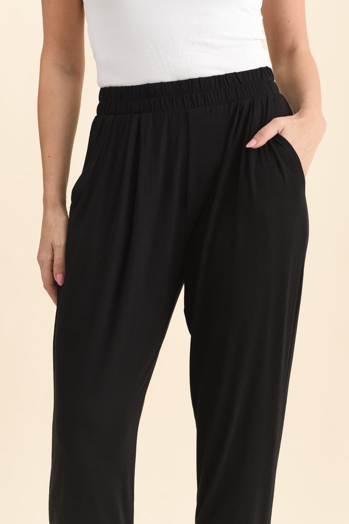 Louis Black Cropped Jogger Pants,Detail,Brunette model,alt text|model:MJ
