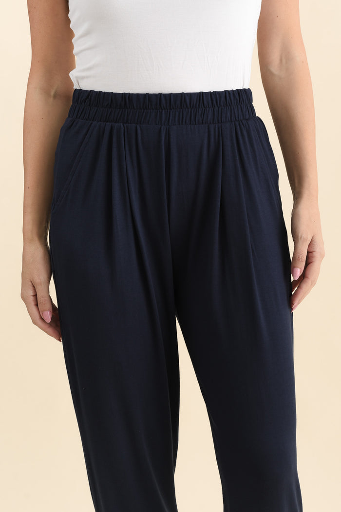 Louis Navy Jogger Pants,Detail,Brunette model,alt text|model:MJ