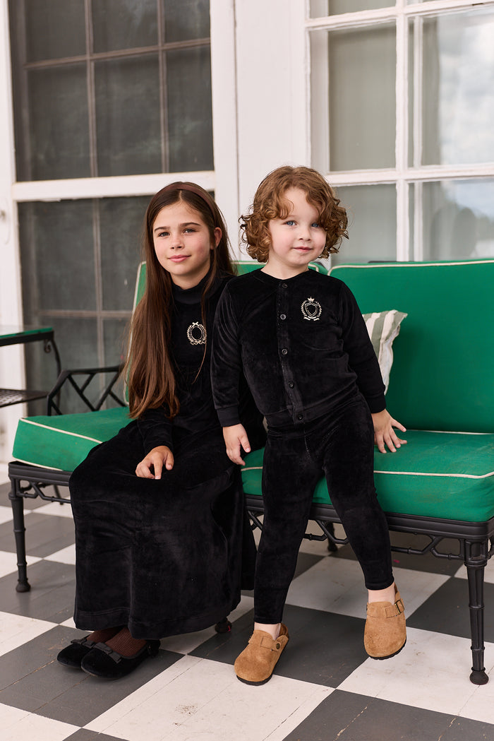 Lounge Set – Black – Metallic Crest