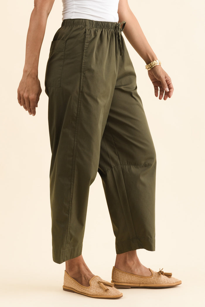 Lund Khaki Barrel Drawstring Pants,Side,Brunette model,alt text|model:Cara